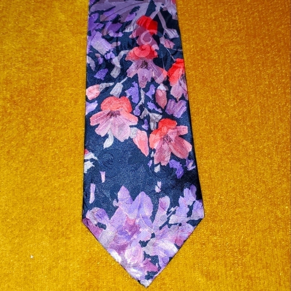 KETCH CLASSICS Flower print blue, pink, purple tie NEW